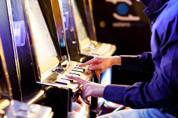 Reviewing the Main Features of chơi casino trực tuyến Websites